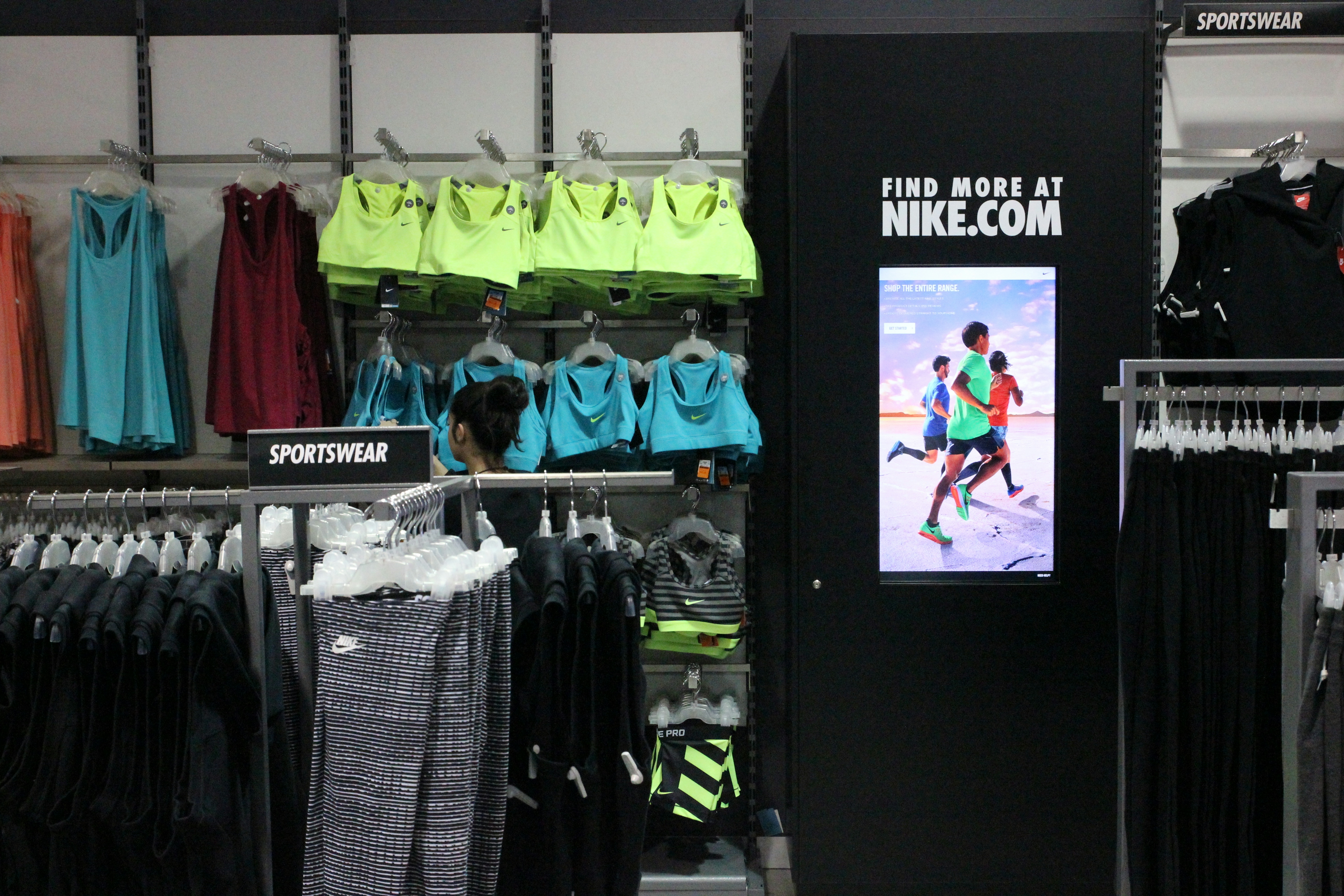 Nike - Retail